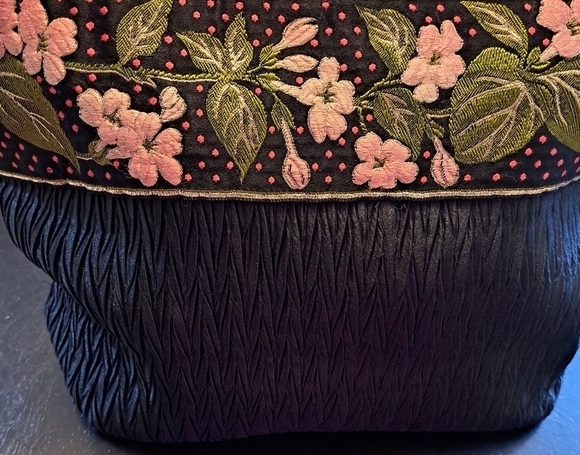 NWOT NaDaYa Black Satin Quilted Floral Bordered Tote/Bag - Picture 2 of 9